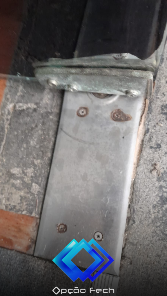 Mola de Piso Hidráulica Desgastada - Vidraçaria Opção Fech RJ Mola de Piso Hidráulica Desgastada - Vidraçaria Opção Fech RJ