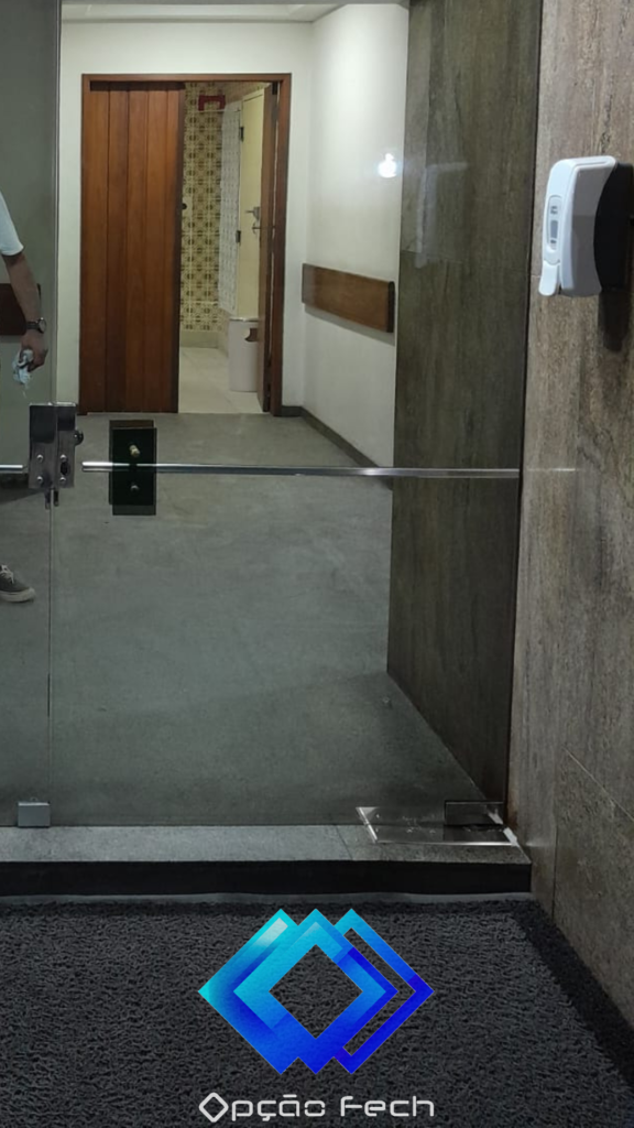 Porta de Vidro Blindex com Mola Dorma no Flamnego Rio de Janeiro - Vidraçaria Opção Fech Porta de Vidro Blindex com Mola Dorma no Flamnego Rio de Janeiro - Vidraçaria Opção Fech